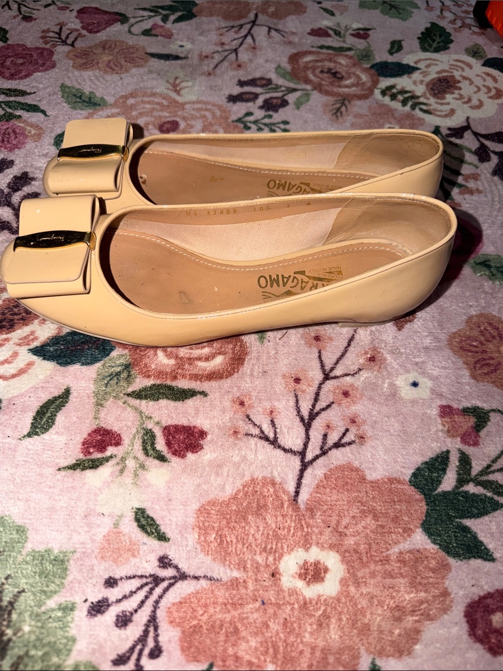Salvatore Ferragamo Blush Patent Leather Bow Flats with Gold Accent - Picture 4 of 8